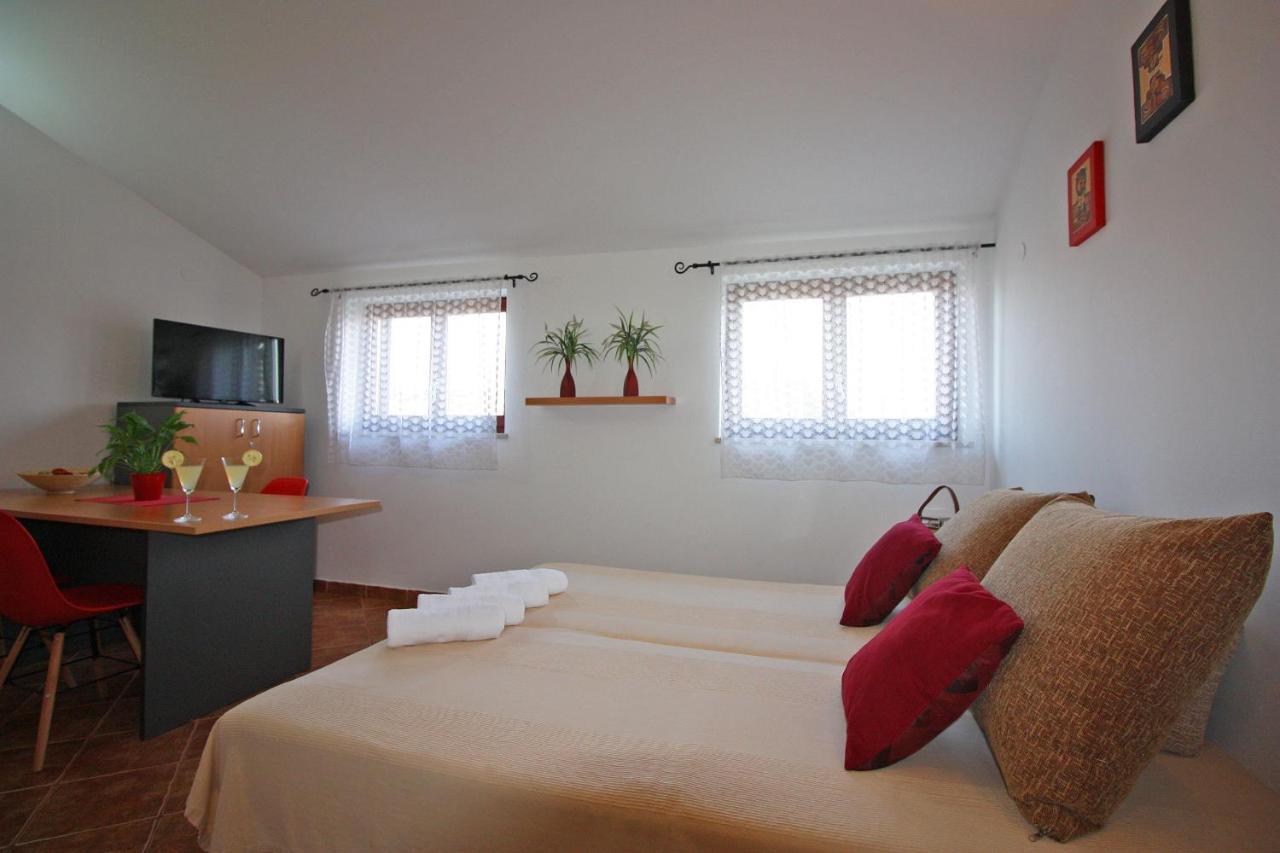 Brijunisol - 3 Apartments Top Position Near The Beautiful Beach Fažana Exteriér fotografie