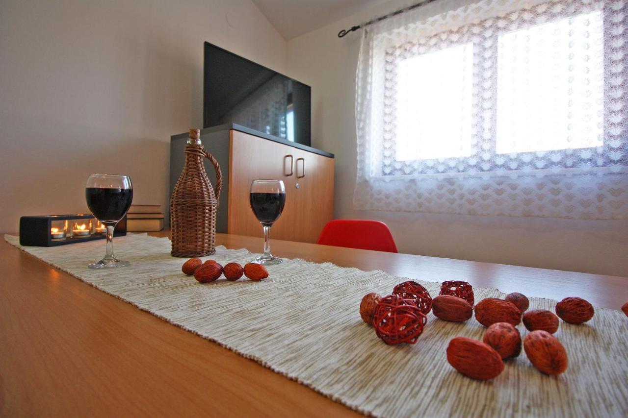 Brijunisol - 3 Apartments Top Position Near The Beautiful Beach Fažana Exteriér fotografie