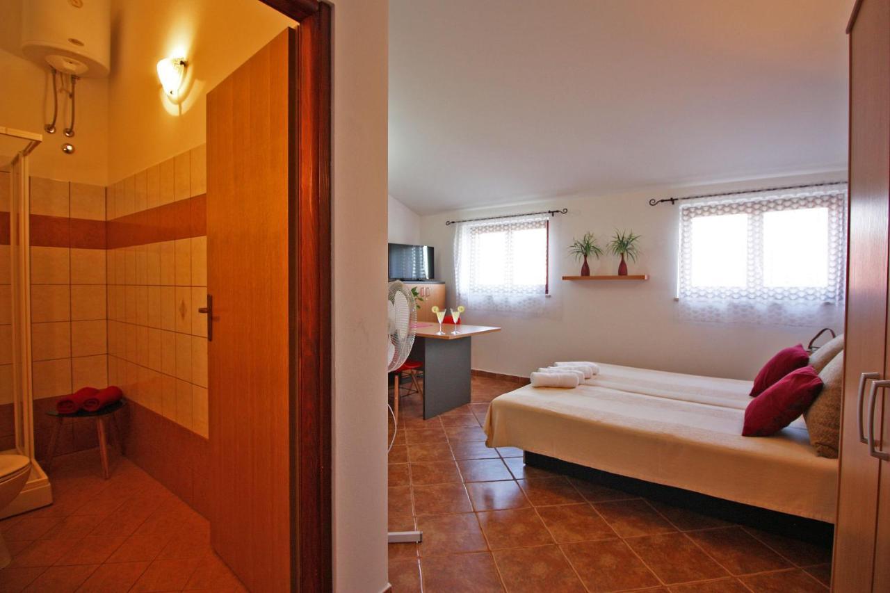 Brijunisol - 3 Apartments Top Position Near The Beautiful Beach Fažana Exteriér fotografie