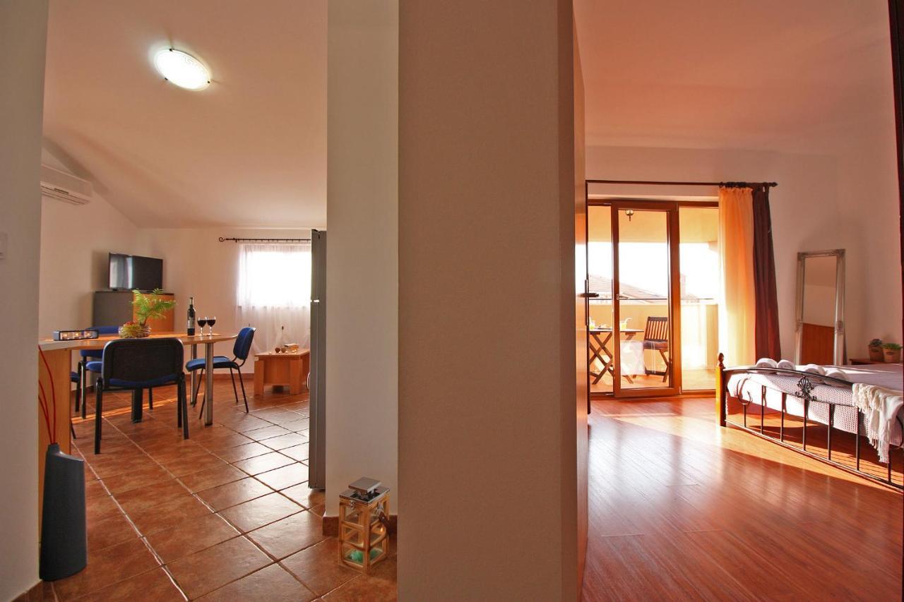 Brijunisol - 3 Apartments Top Position Near The Beautiful Beach Fažana Exteriér fotografie