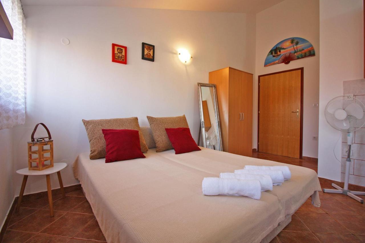 Brijunisol - 3 Apartments Top Position Near The Beautiful Beach Fažana Exteriér fotografie