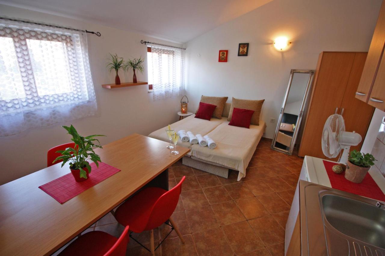 Brijunisol - 3 Apartments Top Position Near The Beautiful Beach Fažana Exteriér fotografie